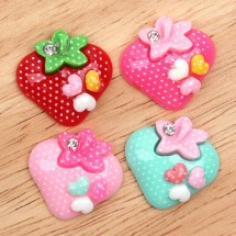 딸기속하트(플라스틱장식)C3-8